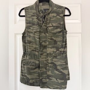 Camouflage Sleeveless Utility Vest